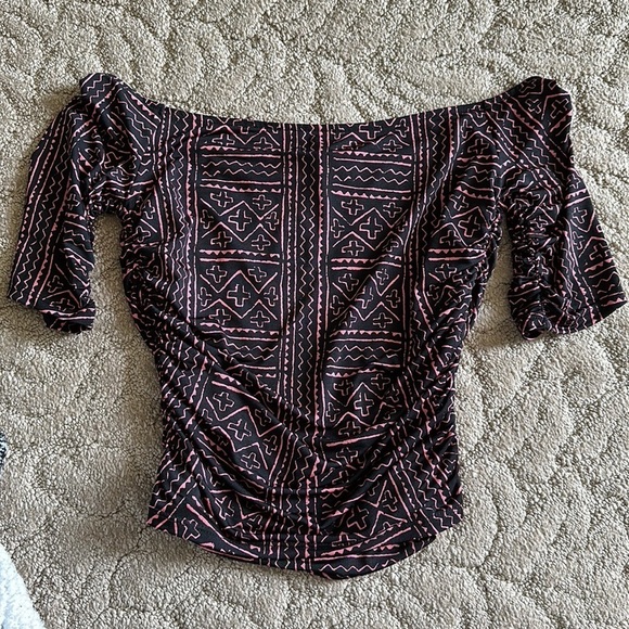 Urban Outfitters Size Small Top - Picture 2 of 2